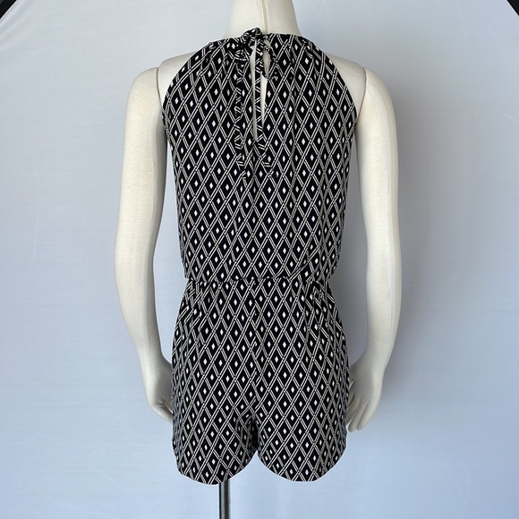 WHBM Geo Knit Romper Size Small - Picture 9 of 9